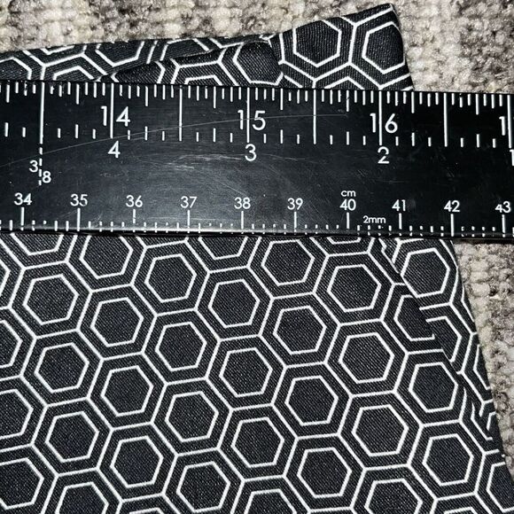 Worthington Womens Capri Pants 8P Petite Black White Honeycomb Pattern Office‎ - Picture 6 of 9
